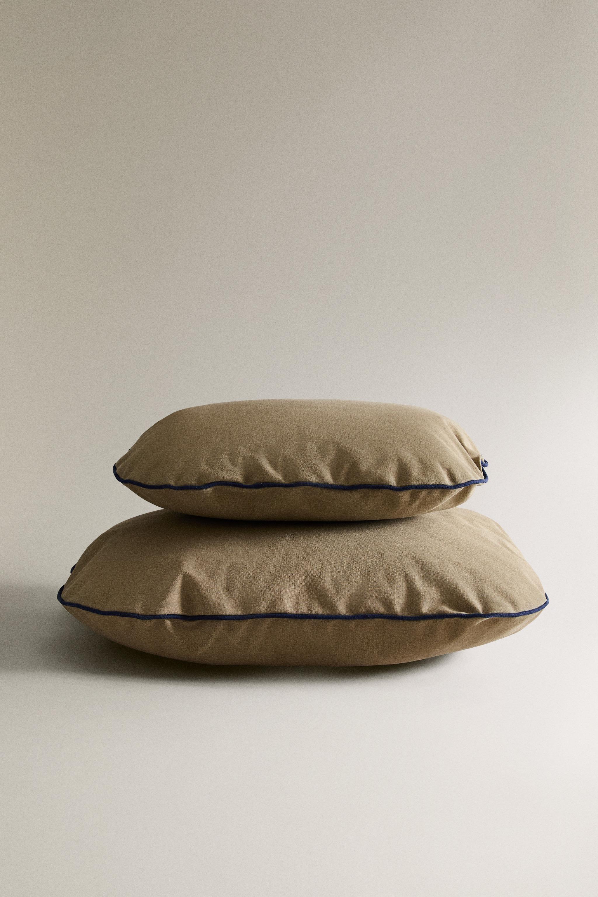 OVAL PET CUSHION
